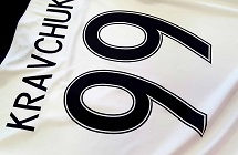 nanesenie nomerov na futbolnuyu formu