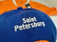 nanesenie_logotipa_saint_peterburg_na_beisbolki_sportprintm